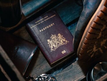 Les atouts d’un protège-passeport personnalisé pour voyager en toute sérénité