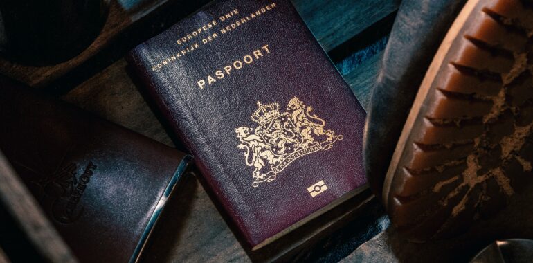 Les atouts d’un protège-passeport personnalisé pour voyager en toute sérénité